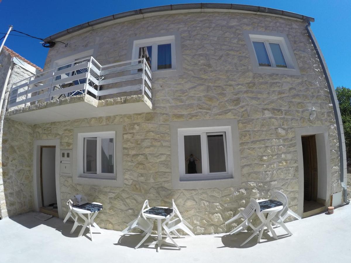 Peach Apartment'S Repic Bibinje Exterior photo